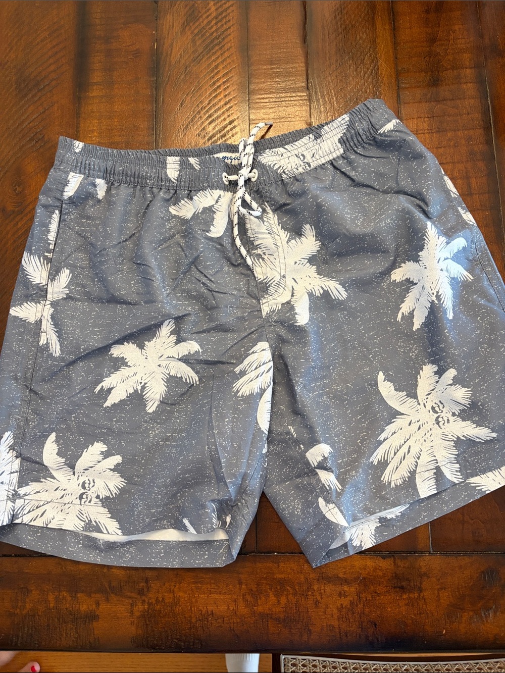 Maamgic men’s board shorts NWT